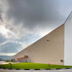 Centro logistico - Magazzino del libro, Stradella (PV)<br />
Settore: industriale<br />
Servizi forniti: impianti elettrici, cabine di media tensione, illuminazione, sistemi di sicurezza, impianti tecnologici, assistenza e manutenzione