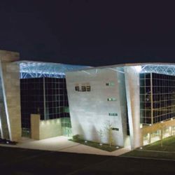 Centro direzionale e commerciale, Verona Est (VR)<br />
Settore: direzionale e commerciale<br />
Servizi forniti: impianti elettrici, cabine di media tensione, illuminazione, sistemi di sicurezza, impianti tecnologici, telecomunicazioni, sistemi audio e video, assistenza e manutenzione