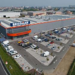 Sale of professional technical products for home construction and renovation, Verona Sector: Commercial Services supplied: electrical systems, MV enclosures, illumination, security systems, technological installations, telecommunications, audio and video systems, after-sales service and maintenance.